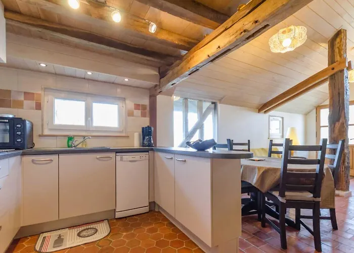 Le Clos Des Berdins بيت للعطل *